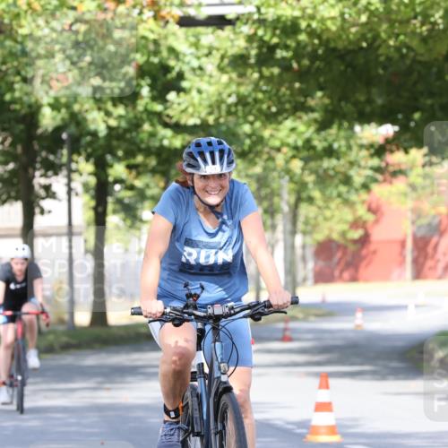 11.08.2024 - GEWOBA Citytriathlon Bremen H.Heesch http://msf.ph/oto/6769502 11.08.2024 10:28:27 Radfahren 53, 89, 90 meine-sportfotos.de