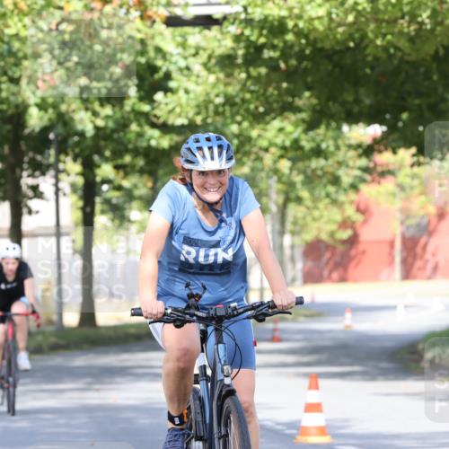 11.08.2024 - GEWOBA Citytriathlon Bremen H.Heesch http://msf.ph/oto/6769505 11.08.2024 10:28:27 Radfahren 53, 89, 90 meine-sportfotos.de