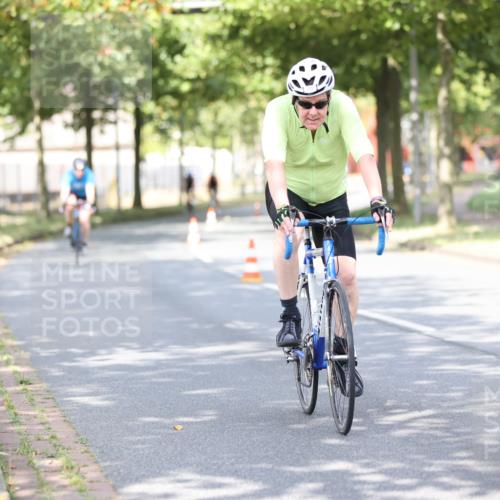 11.08.2024 - GEWOBA Citytriathlon Bremen H.Heesch http://msf.ph/oto/6769506 11.08.2024 10:42:57 Radfahren 18, 21, 70, 101, 116 meine-sportfotos.de