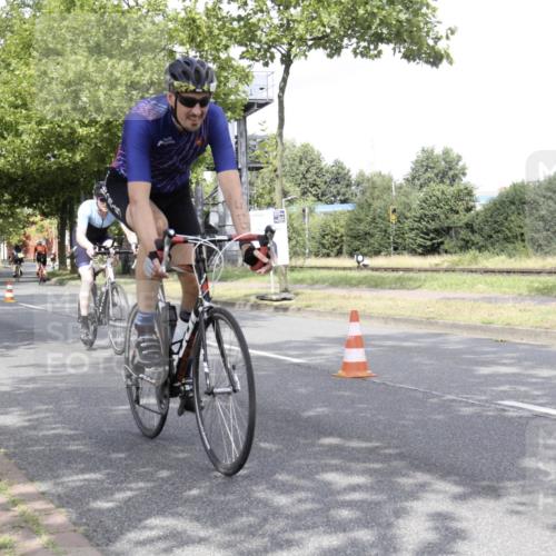 11.08.2024 - GEWOBA Citytriathlon Bremen H.Heesch http://msf.ph/oto/6769509 11.08.2024 11:45:49 Radfahren 822, 826, 867, 871, 873, 875, 936, 994, 1029 meine-sportfotos.de