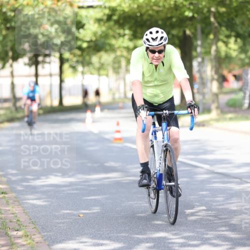 11.08.2024 - GEWOBA Citytriathlon Bremen H.Heesch http://msf.ph/oto/6769510 11.08.2024 10:42:57 Radfahren 18, 21, 70, 101, 116 meine-sportfotos.de