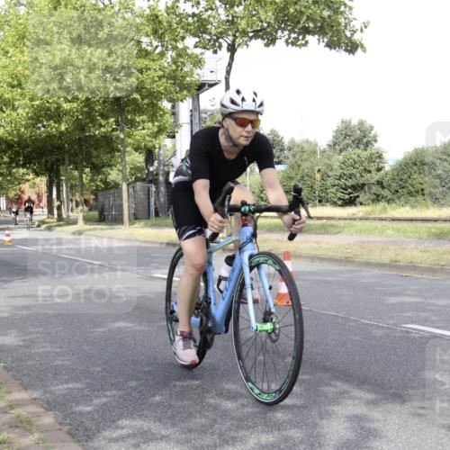 11.08.2024 - GEWOBA Citytriathlon Bremen H.Heesch http://msf.ph/oto/6769514 11.08.2024 11:46:00 Radfahren 755, 775, 845, 853, 867, 871, 873, 875, 936, 954 meine-sportfotos.de