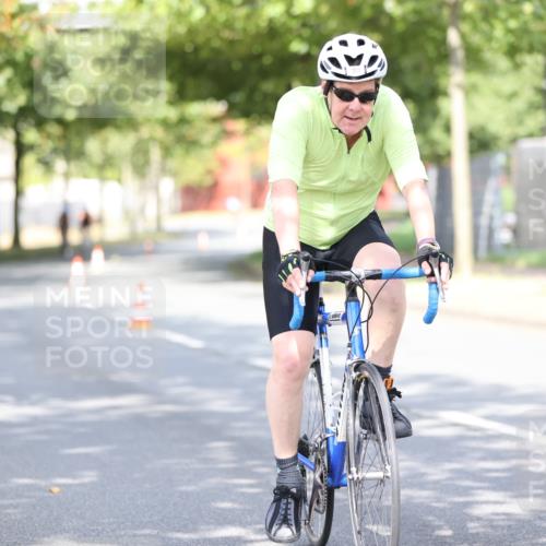 11.08.2024 - GEWOBA Citytriathlon Bremen H.Heesch http://msf.ph/oto/6769524 11.08.2024 10:42:57 Radfahren 18, 21, 70, 101, 116 meine-sportfotos.de