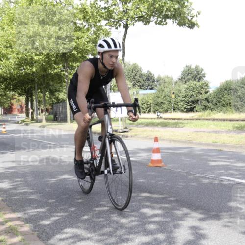 11.08.2024 - GEWOBA Citytriathlon Bremen H.Heesch http://msf.ph/oto/6769526 11.08.2024 11:46:08 Radfahren 755, 775, 806, 845, 853, 954, 962 meine-sportfotos.de