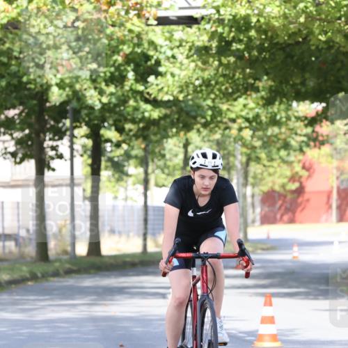 11.08.2024 - GEWOBA Citytriathlon Bremen H.Heesch http://msf.ph/oto/6769531 11.08.2024 10:28:29 Radfahren 53, 89, 90 meine-sportfotos.de