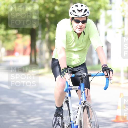 11.08.2024 - GEWOBA Citytriathlon Bremen H.Heesch http://msf.ph/oto/6769534 11.08.2024 10:42:58 Radfahren 18, 21, 70, 101, 116 meine-sportfotos.de