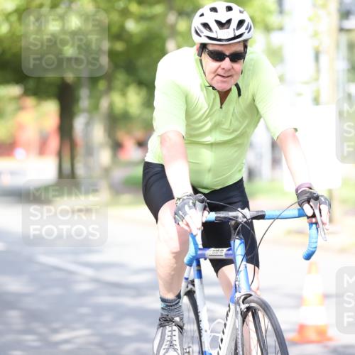 11.08.2024 - GEWOBA Citytriathlon Bremen H.Heesch http://msf.ph/oto/6769537 11.08.2024 10:42:58 Radfahren 18, 21, 70, 101, 116 meine-sportfotos.de