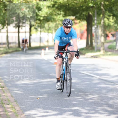 11.08.2024 - GEWOBA Citytriathlon Bremen H.Heesch http://msf.ph/oto/6769541 11.08.2024 10:43:00 Radfahren 18, 21, 70, 101, 116 meine-sportfotos.de