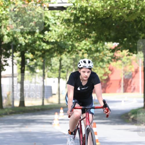 11.08.2024 - GEWOBA Citytriathlon Bremen H.Heesch http://msf.ph/oto/6769545 11.08.2024 10:28:29 Radfahren 53, 89, 90 meine-sportfotos.de