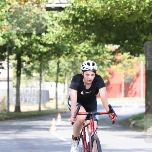 11.08.2024 - GEWOBA Citytriathlon Bremen H.Heesch http://msf.ph/oto/6769547 11.08.2024 10:28:29 Radfahren 53, 89, 90 meine-sportfotos.de