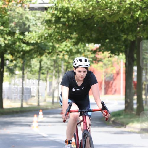 11.08.2024 - GEWOBA Citytriathlon Bremen H.Heesch http://msf.ph/oto/6769553 11.08.2024 10:28:29 Radfahren 53, 89, 90 meine-sportfotos.de