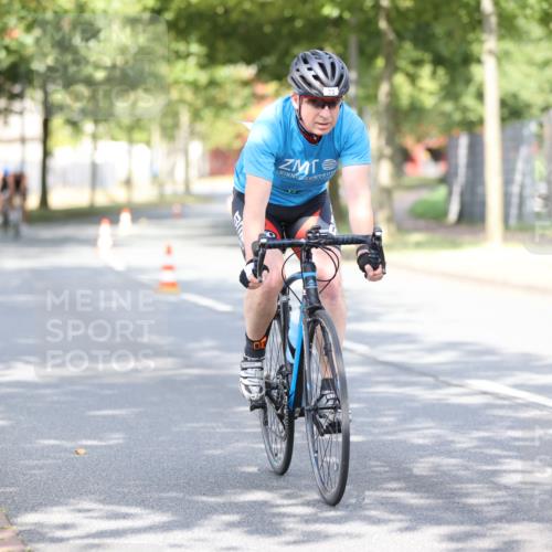 11.08.2024 - GEWOBA Citytriathlon Bremen H.Heesch http://msf.ph/oto/6769557 11.08.2024 10:43:00 Radfahren 18, 21, 70, 101, 116 meine-sportfotos.de