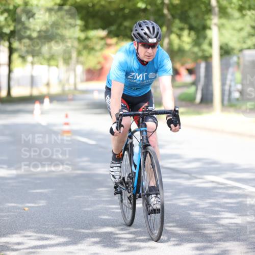 11.08.2024 - GEWOBA Citytriathlon Bremen H.Heesch http://msf.ph/oto/6769560 11.08.2024 10:43:00 Radfahren 18, 21, 70, 101, 116 meine-sportfotos.de