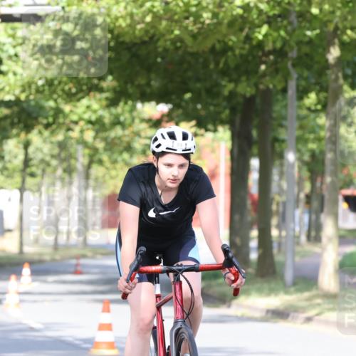 11.08.2024 - GEWOBA Citytriathlon Bremen H.Heesch http://msf.ph/oto/6769564 11.08.2024 10:28:30 Radfahren 53, 89, 90 meine-sportfotos.de