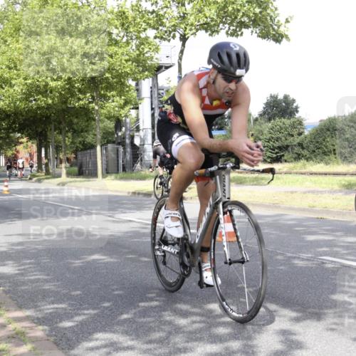 11.08.2024 - GEWOBA Citytriathlon Bremen H.Heesch http://msf.ph/oto/6769565 11.08.2024 11:46:57 Radfahren 798, 903, 1040 meine-sportfotos.de
