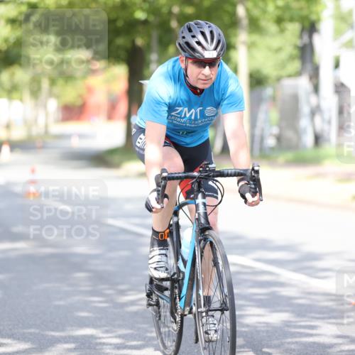 11.08.2024 - GEWOBA Citytriathlon Bremen H.Heesch http://msf.ph/oto/6769570 11.08.2024 10:43:00 Radfahren 18, 21, 70, 101, 116 meine-sportfotos.de