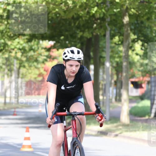 11.08.2024 - GEWOBA Citytriathlon Bremen H.Heesch http://msf.ph/oto/6769571 11.08.2024 10:28:30 Radfahren 53, 89, 90 meine-sportfotos.de