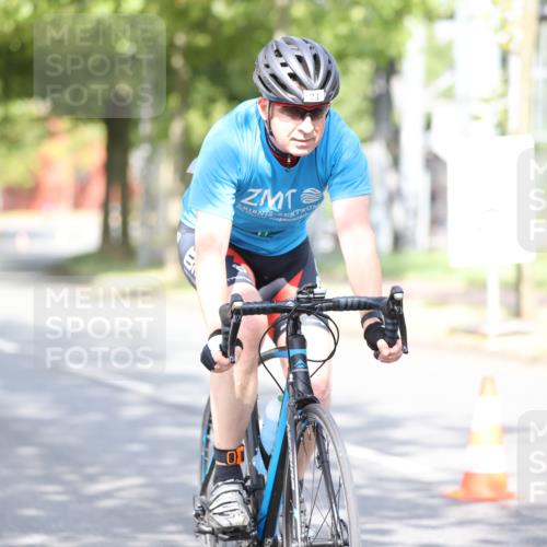 11.08.2024 - GEWOBA Citytriathlon Bremen H.Heesch http://msf.ph/oto/6769577 11.08.2024 10:43:00 Radfahren 18, 21, 70, 101, 116 meine-sportfotos.de