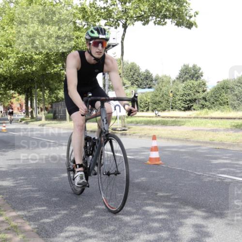 11.08.2024 - GEWOBA Citytriathlon Bremen H.Heesch http://msf.ph/oto/6769581 11.08.2024 11:47:34 Radfahren 752, 779, 800, 860, 864, 865, 899, 911, 944, 958, 997, 1013, 1019 meine-sportfotos.de