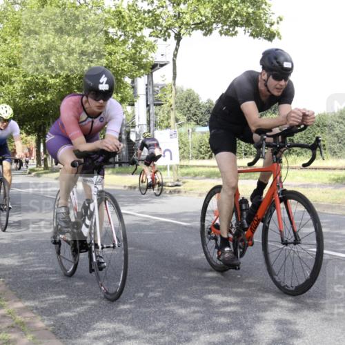 11.08.2024 - GEWOBA Citytriathlon Bremen H.Heesch http://msf.ph/oto/6769584 11.08.2024 11:47:38 Radfahren 752, 800, 860, 899, 907, 911, 933, 944, 958, 997, 1013, 1015, 1019 meine-sportfotos.de