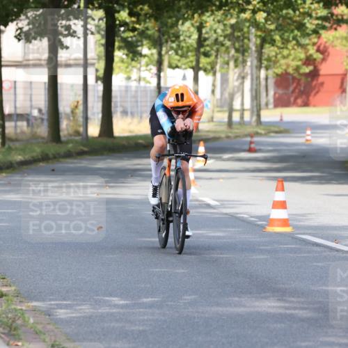 11.08.2024 - GEWOBA Citytriathlon Bremen H.Heesch http://msf.ph/oto/6769586 11.08.2024 10:29:49 Radfahren 72 meine-sportfotos.de