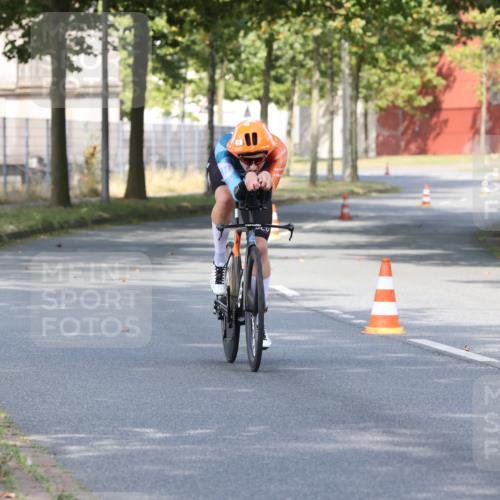 11.08.2024 - GEWOBA Citytriathlon Bremen H.Heesch http://msf.ph/oto/6769590 11.08.2024 10:29:49 Radfahren 72 meine-sportfotos.de
