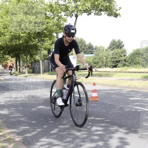 11.08.2024 - GEWOBA Citytriathlon Bremen H.Heesch http://msf.ph/oto/6769591 11.08.2024 11:47:41 Radfahren 752, 832, 860, 899, 907, 911, 933, 944, 958, 997, 1013, 1015, 1019 meine-sportfotos.de