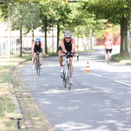 11.08.2024 - GEWOBA Citytriathlon Bremen H.Heesch http://msf.ph/oto/6769592 11.08.2024 10:43:04 Radfahren 18, 21, 70, 101, 116 meine-sportfotos.de