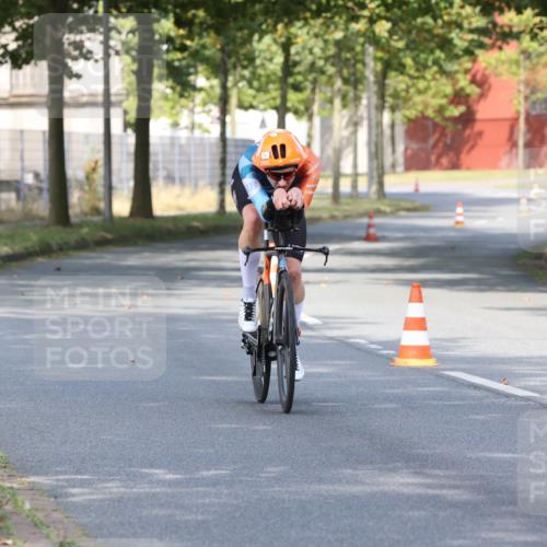 11.08.2024 - GEWOBA Citytriathlon Bremen H.Heesch http://msf.ph/oto/6769593 11.08.2024 10:29:49 Radfahren 72 meine-sportfotos.de