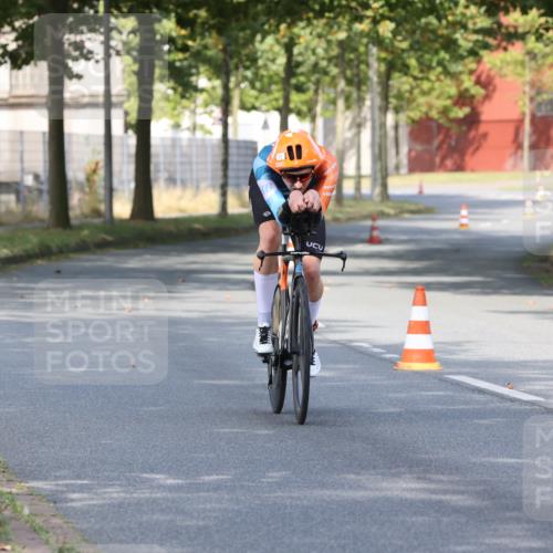 11.08.2024 - GEWOBA Citytriathlon Bremen H.Heesch http://msf.ph/oto/6769596 11.08.2024 10:29:49 Radfahren 72 meine-sportfotos.de