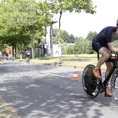 11.08.2024 - GEWOBA Citytriathlon Bremen H.Heesch http://msf.ph/oto/6769598 11.08.2024 11:47:44 Radfahren 752, 832, 860, 899, 907, 911, 924, 933, 944, 958, 997, 1013, 1015, 1019 meine-sportfotos.de