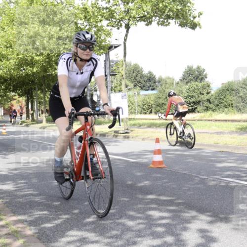 11.08.2024 - GEWOBA Citytriathlon Bremen H.Heesch http://msf.ph/oto/6769599 11.08.2024 11:47:46 Radfahren 752, 832, 899, 907, 911, 924, 933, 944, 958, 997, 1013, 1015, 1019 meine-sportfotos.de
