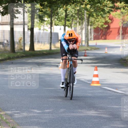 11.08.2024 - GEWOBA Citytriathlon Bremen H.Heesch http://msf.ph/oto/6769600 11.08.2024 10:29:49 Radfahren 72 meine-sportfotos.de