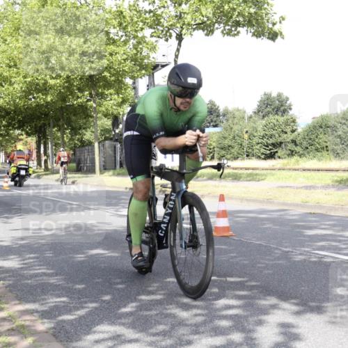 11.08.2024 - GEWOBA Citytriathlon Bremen H.Heesch http://msf.ph/oto/6769602 11.08.2024 11:47:49 Radfahren 832, 899, 907, 911, 924, 933, 944, 958, 997, 1013, 1015, 1019 meine-sportfotos.de