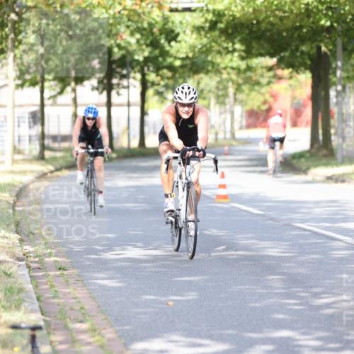 11.08.2024 - GEWOBA Citytriathlon Bremen H.Heesch http://msf.ph/oto/6769604 11.08.2024 10:43:04 Radfahren 18, 21, 70, 101, 116 meine-sportfotos.de