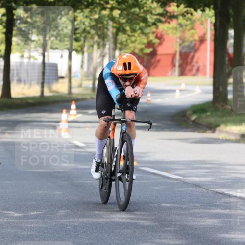 11.08.2024 - GEWOBA Citytriathlon Bremen H.Heesch http://msf.ph/oto/6769618 11.08.2024 10:29:50 Radfahren 72 meine-sportfotos.de
