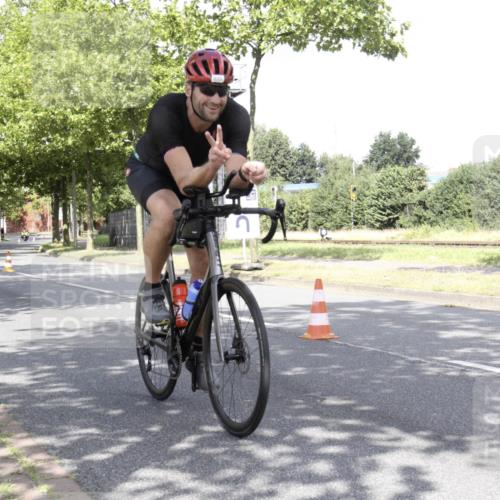 11.08.2024 - GEWOBA Citytriathlon Bremen H.Heesch http://msf.ph/oto/6769622 11.08.2024 11:48:22 Radfahren 760, 809, 847, 851, 886, 939, 1025 meine-sportfotos.de