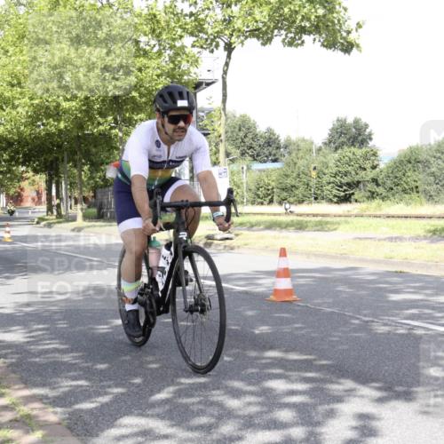 11.08.2024 - GEWOBA Citytriathlon Bremen H.Heesch http://msf.ph/oto/6769625 11.08.2024 11:48:24 Radfahren 760, 809, 847, 851, 886, 939, 1025 meine-sportfotos.de