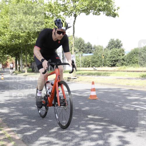 11.08.2024 - GEWOBA Citytriathlon Bremen H.Heesch http://msf.ph/oto/6769628 11.08.2024 11:48:28 Radfahren 787, 809, 847, 851, 870, 886, 939, 1025 meine-sportfotos.de