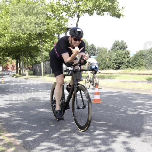 11.08.2024 - GEWOBA Citytriathlon Bremen H.Heesch http://msf.ph/oto/6769629 11.08.2024 11:48:32 Radfahren 787, 847, 851, 870, 886, 939, 1025 meine-sportfotos.de