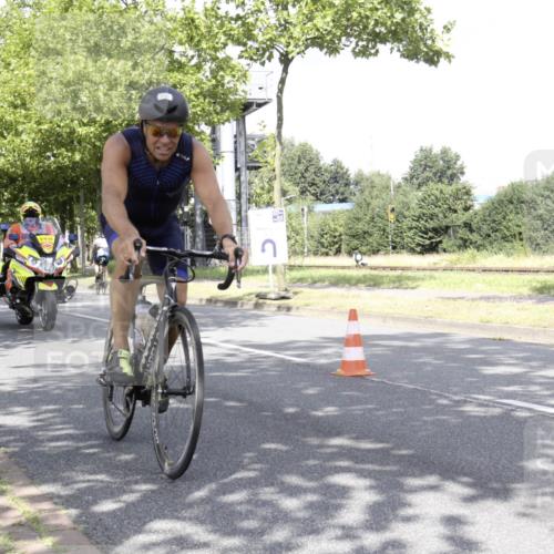 11.08.2024 - GEWOBA Citytriathlon Bremen H.Heesch http://msf.ph/oto/6769632 11.08.2024 11:48:34 Radfahren 787, 847, 851, 870, 886, 939, 1025 meine-sportfotos.de