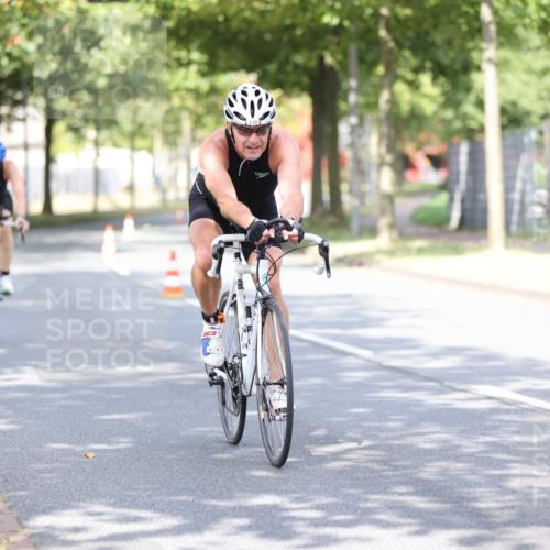 11.08.2024 - GEWOBA Citytriathlon Bremen H.Heesch http://msf.ph/oto/6769636 11.08.2024 10:43:05 Radfahren 21, 70, 101, 116 meine-sportfotos.de