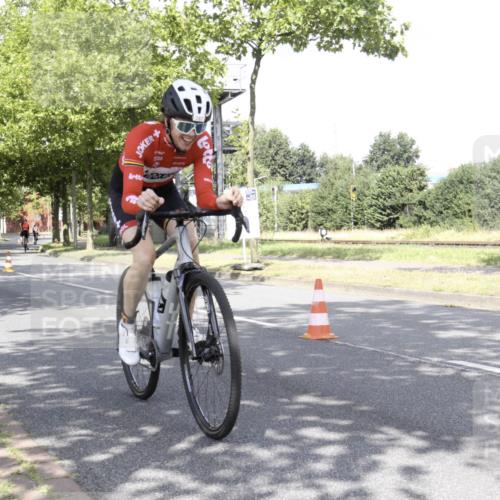 11.08.2024 - GEWOBA Citytriathlon Bremen H.Heesch http://msf.ph/oto/6769641 11.08.2024 11:48:41 Radfahren 787, 829, 847, 870, 920, 939, 1025 meine-sportfotos.de