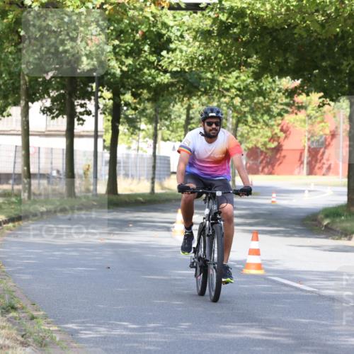 11.08.2024 - GEWOBA Citytriathlon Bremen H.Heesch http://msf.ph/oto/6769644 11.08.2024 10:30:28 Radfahren 19 meine-sportfotos.de