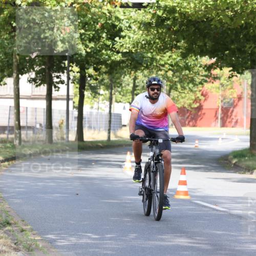 11.08.2024 - GEWOBA Citytriathlon Bremen H.Heesch http://msf.ph/oto/6769647 11.08.2024 10:30:28 Radfahren 19 meine-sportfotos.de