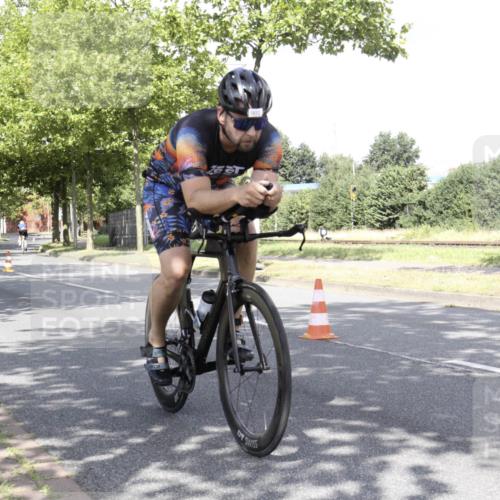 11.08.2024 - GEWOBA Citytriathlon Bremen H.Heesch http://msf.ph/oto/6769648 11.08.2024 11:49:01 Radfahren 792, 848, 901, 920 meine-sportfotos.de