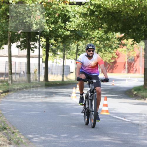 11.08.2024 - GEWOBA Citytriathlon Bremen H.Heesch http://msf.ph/oto/6769651 11.08.2024 10:30:28 Radfahren 19 meine-sportfotos.de