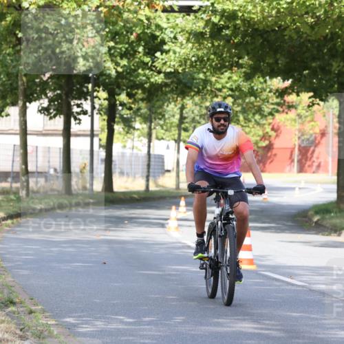 11.08.2024 - GEWOBA Citytriathlon Bremen H.Heesch http://msf.ph/oto/6769657 11.08.2024 10:30:28 Radfahren 19 meine-sportfotos.de