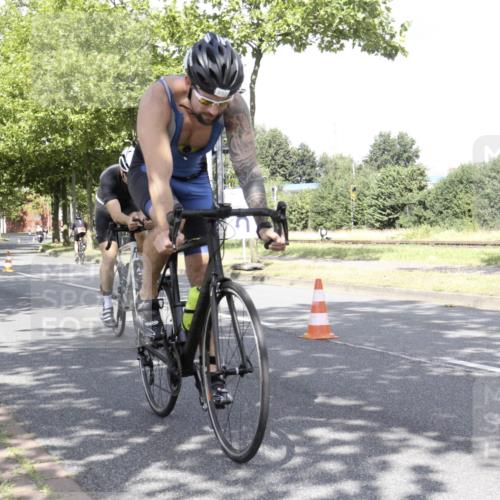 11.08.2024 - GEWOBA Citytriathlon Bremen H.Heesch http://msf.ph/oto/6769658 11.08.2024 11:49:25 Radfahren 815, 866, 894, 910 meine-sportfotos.de