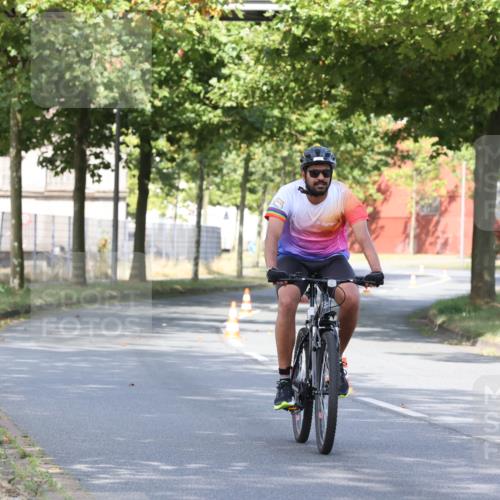 11.08.2024 - GEWOBA Citytriathlon Bremen H.Heesch http://msf.ph/oto/6769664 11.08.2024 10:30:28 Radfahren 19 meine-sportfotos.de